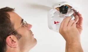 changing battery in smoke detector