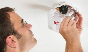 changing battery in smoke detector
